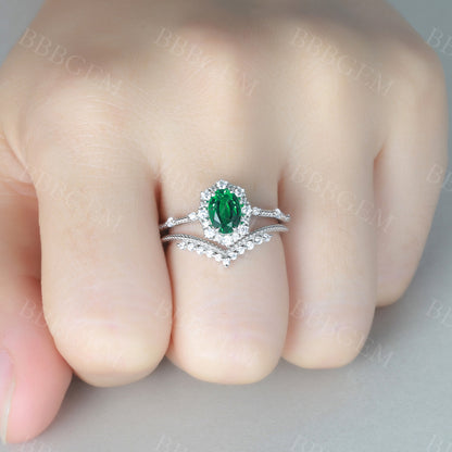 Columbia Emerald Bridal Set Unique Engagement Ring Green Gemstone Ring