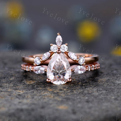 1.5ct Tear Drop Wedding Ring Set,8x6mm Pear Engagement Moissanite Ring,Marquise Moissanite Chevron Band,Rose gold Art Deco Bridal Ring Set