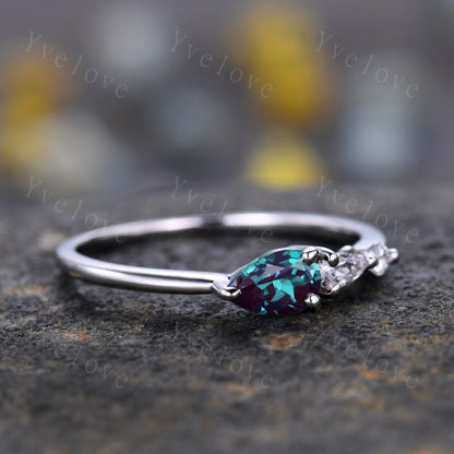 Vintage Alexandrite Engagement Ring,14K White Gold,Pear Cut Gems,Art Deco Moissanite Wedding Band,3 Stone Unique Women Bridal Promise Ring