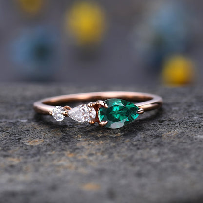 Vintage Emerald Ring Engagement Ring,Pear Cut Gems,Art Deco Moissanite Wedding Band,3 Stone Unique Women Bridal Promise Ring Gift,Rose gold