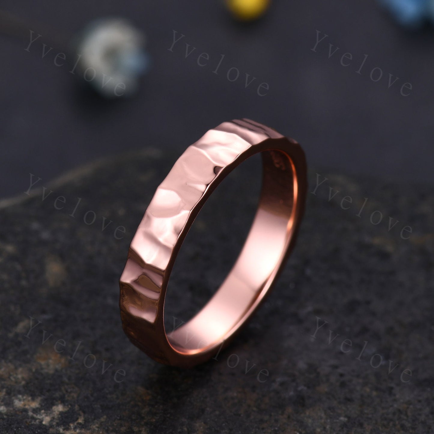 Couple Rings Unique Hammered Unisex Rose Gold Band Hammered Finish 4mm Mens Ring 3mm Women Wedding Ring Wedding Band Retro Vintage Ring Gift