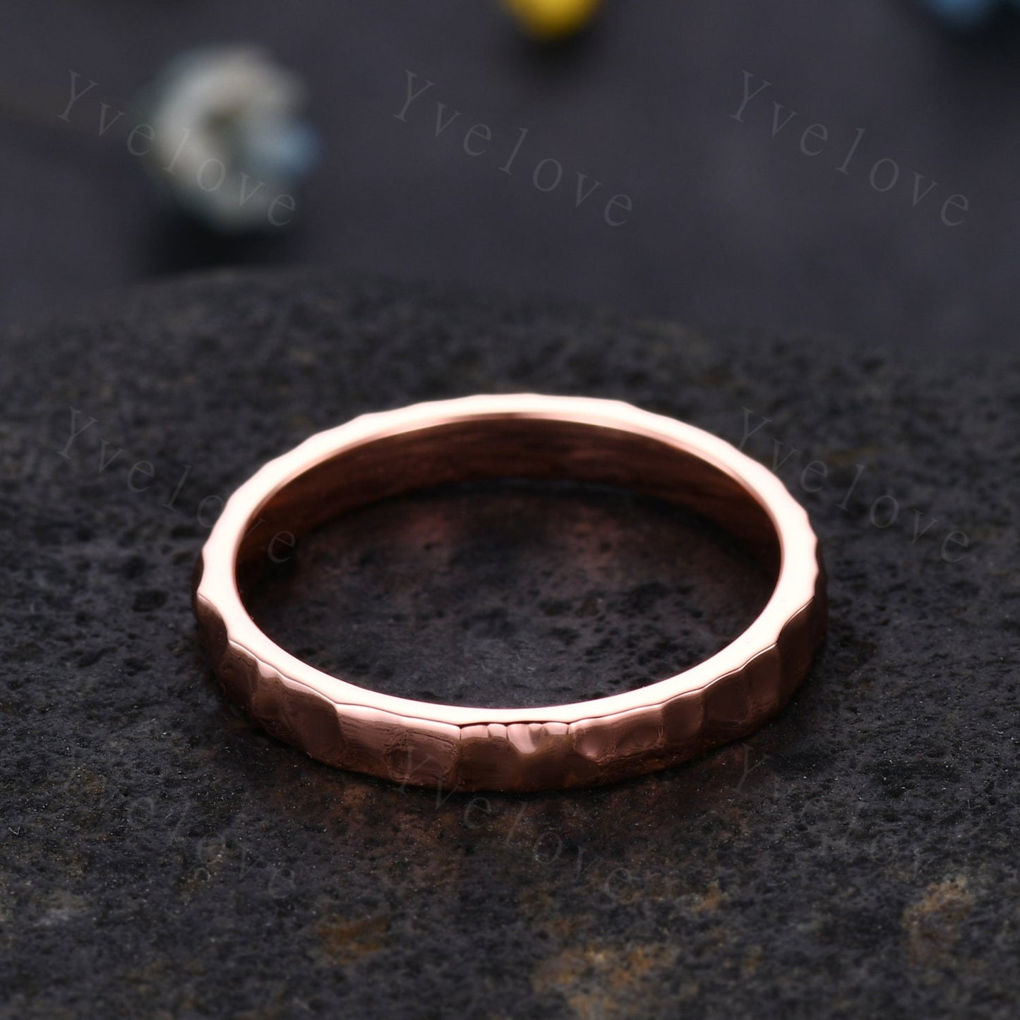 Couple Rings Unique Hammered Unisex Rose Gold Band Hammered Finish 4mm Mens Ring 3mm Women Wedding Ring Wedding Band Retro Vintage Ring Gift