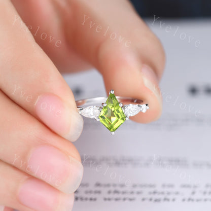 Vintage Kite Shaped Peridot Ring,Sterling Silver Ring Set,Peridot Engagement Ring,Promise Ring,Green Gemstone,Anniversary Ring Gift For Her