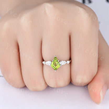 Vintage Kite Shaped Peridot Ring,Sterling Silver Ring Set,Peridot Engagement Ring,Promise Ring,Green Gemstone,Anniversary Ring Gift For Her