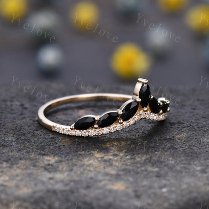 Unique Black Onyx wedding ring,Black gem wedding band,Marquise black onyx ring,Curved V stacking rings,Diamond Ring,Vintage 14k  gold ring