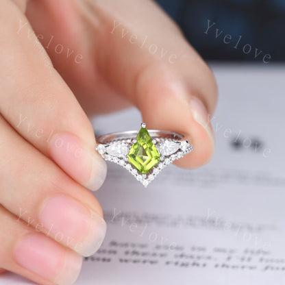 Vintage Kite Shaped Peridot Ring,Sterling Silver Ring Set,Peridot Engagement Ring,Promise Ring,Green Gemstone,Anniversary Ring Gift For Her