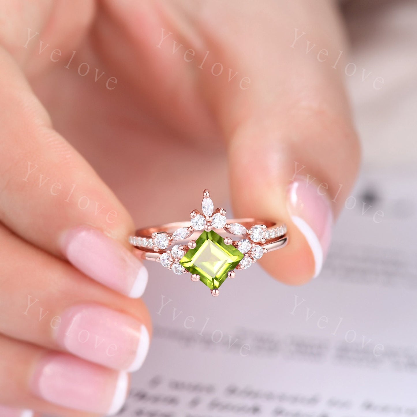 Vintage Peridot Ring Set,Unique Princess Cut Peridot Engagement Ring,Moissanite Matching band,August birthstone,rose gold,Women Bridal Ring