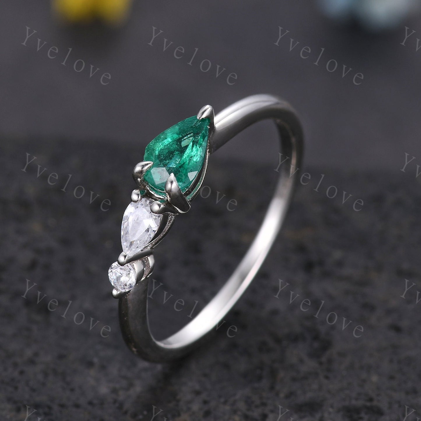 Vintage Natural Emerald Ring Engagement Ring,Pear Cut Gems,Art Deco Moissanite Wedding Band,3 Stone Unique Women Bridal Promise Ring Gift