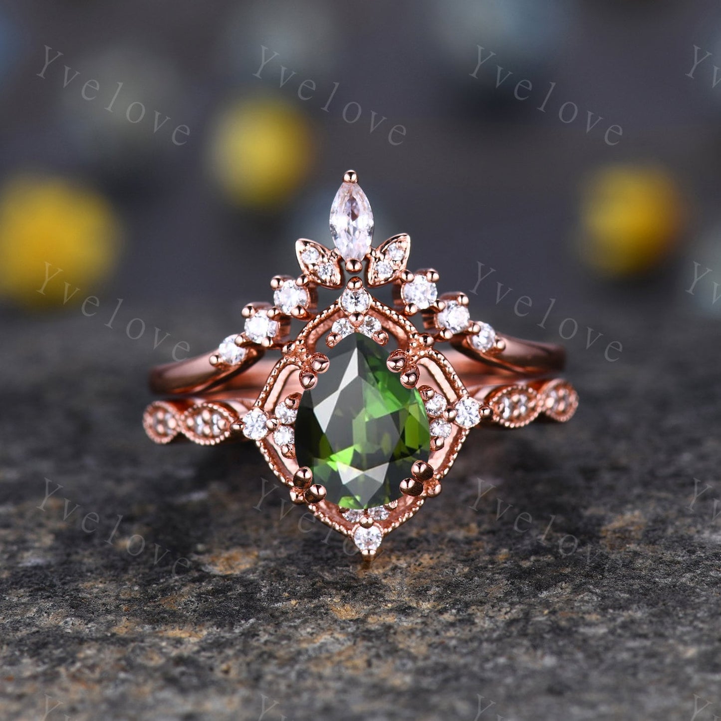 Vintage Green Peridot Ring Set,Pear Shape Peridot Ring,14K Solid Gold Ring,Unique Women Moissanite Promise Ring For Her,Handmade Gift
